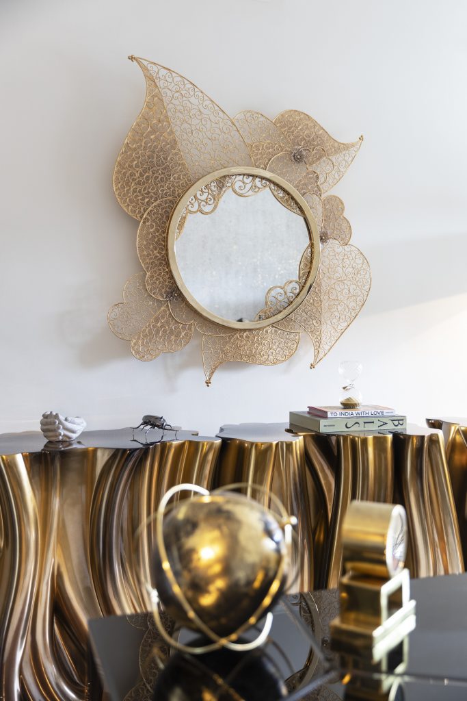 Luxury Modern Consoles and Mirrors To Improve Your Home Decor
