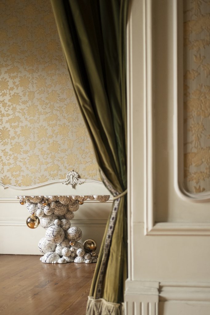 Intimate Luxury: Faux-Marble and Gold finishes in the Newton Console